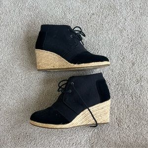 Toms Tweed and Suede Black Wedges